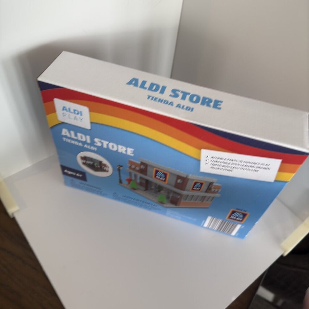 ALDI Play Store And Truck Bricks Building Lego Bundle Aisle of Shame - Picture 10 of 13